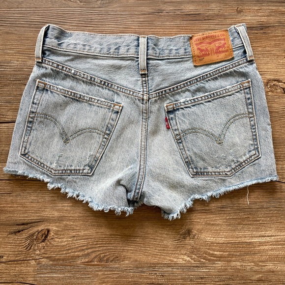 Levi’s 501 shorts size 25 - Picture 1 of 2